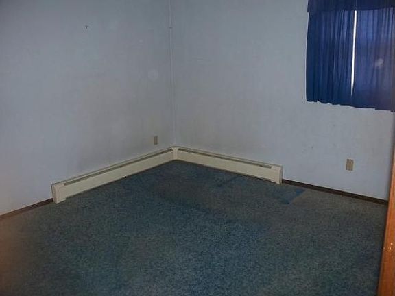4th image of 700 Pioneer Ave