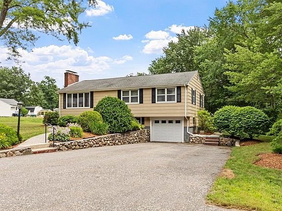 2nd image of 2 Appletree Ln