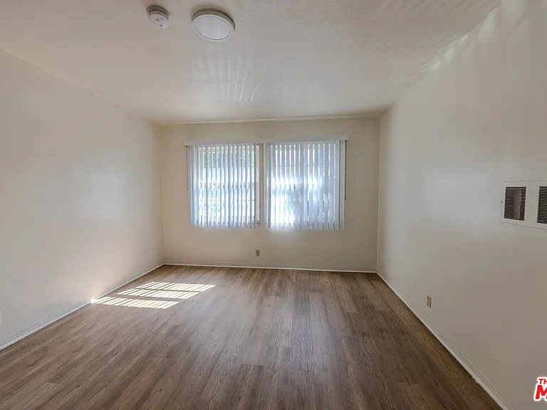 3821 Lockland Dr — Photo 10