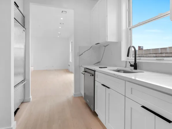 740 West End Avenue image 3 of 20