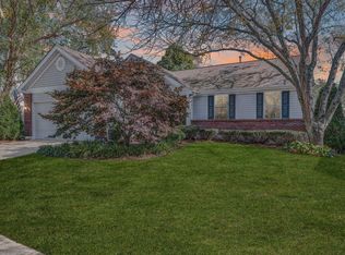 204 Vonbehren Dr, Chesterfield, MO 63005
