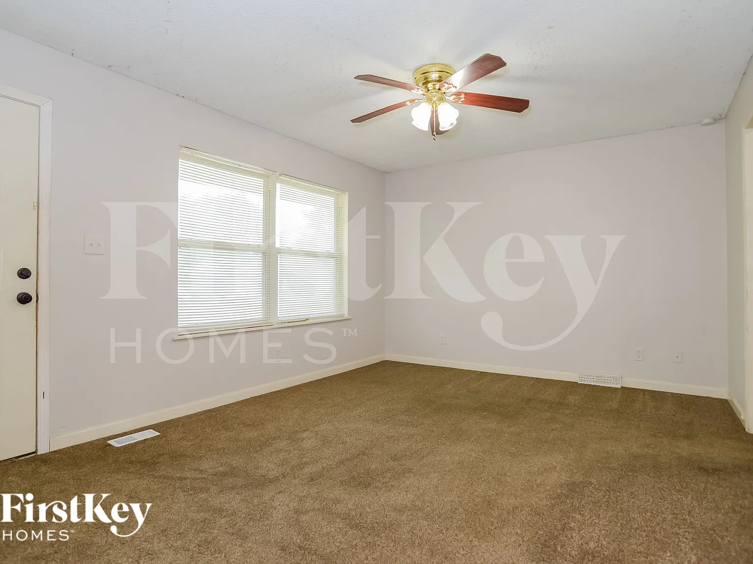 3 bed, 1.0 bath, 1008 sqft, $1,125 — Photo 4