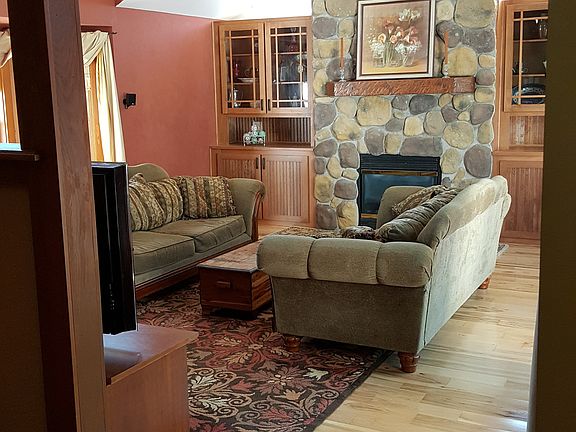 Family room w/ storage 