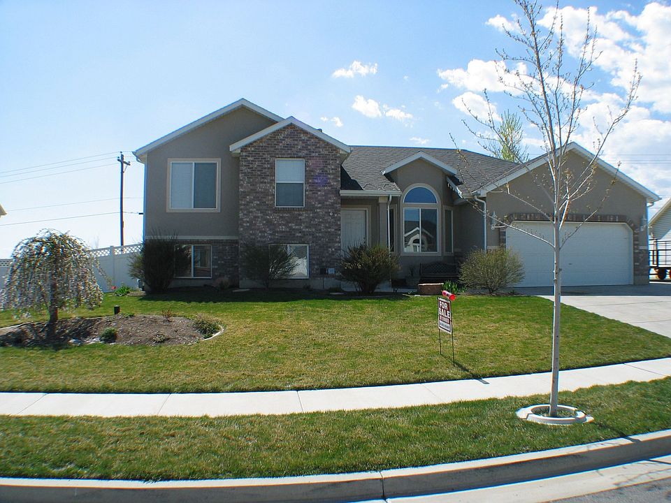Front Yard/House