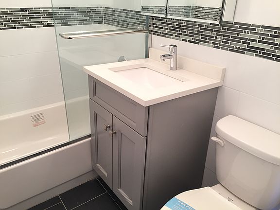 5th image of 130 Clarkson Ave APT 4A