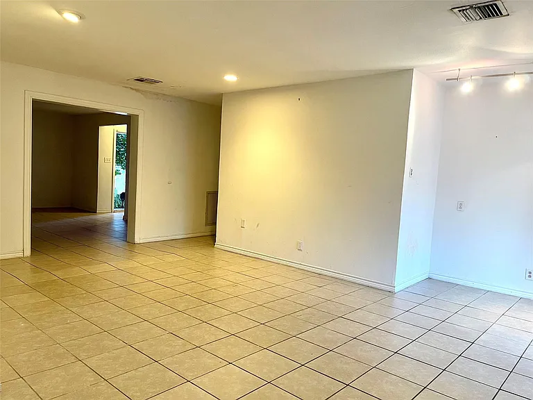 3843 Grennoch Ln — Photo 6