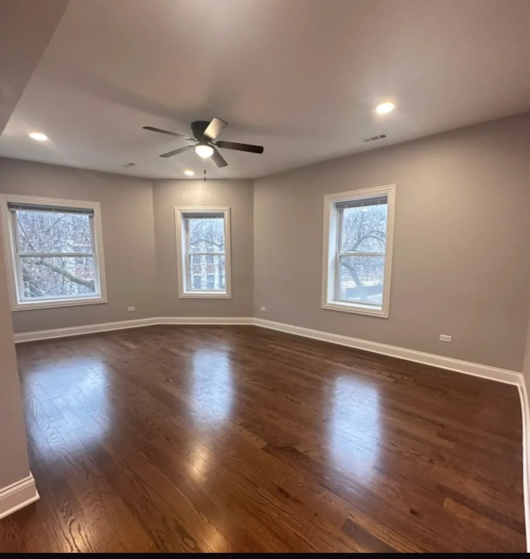 2 bed, 950 sqft, $2,300 — Photo 2