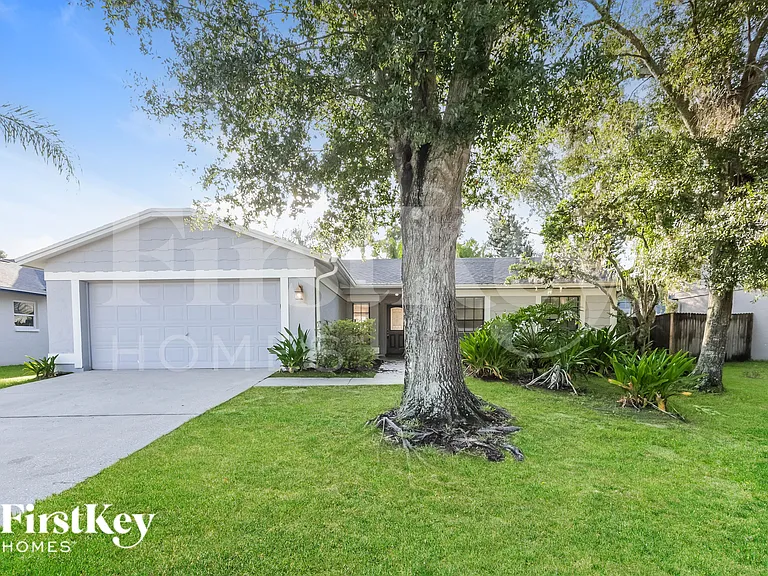 16219 Pebblebrook Dr — Photo 1