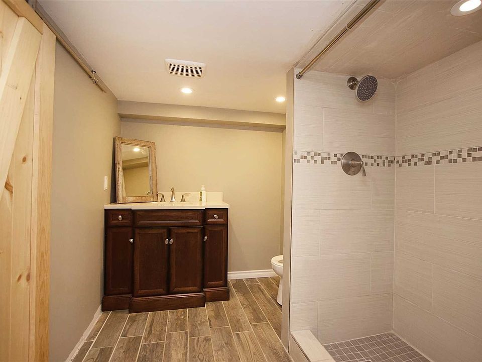 2nd image of 97 Montrave Ave #Basement