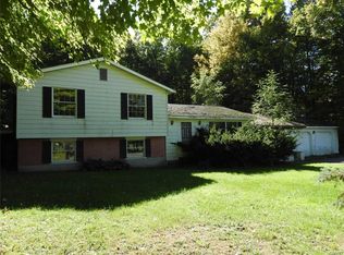 121 Calkins Rd, Fulton, NY 13069