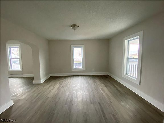 3rd image of 130 Austin Ave NW