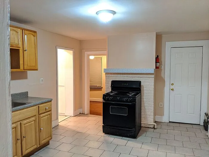90 Cutler St #2 — Photo 2