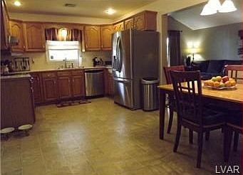 5th image of 1339 Barrington Dr