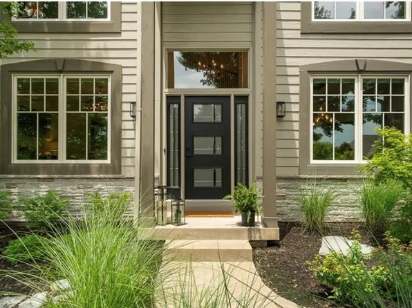 15230 Fontana St, Leawood, KS 66224