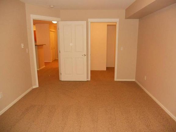Spacious Bedroom/Closet