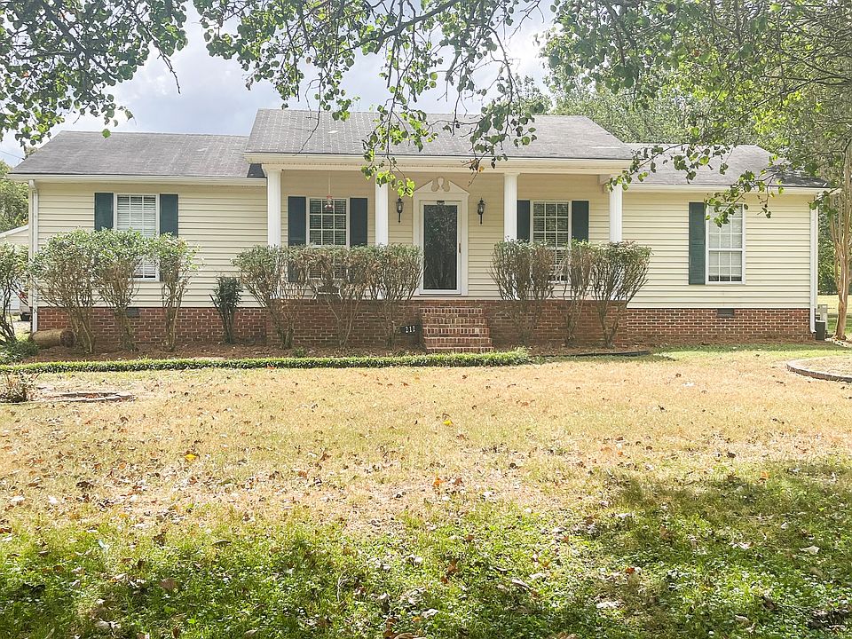 1st image of 211 Woodland Dr