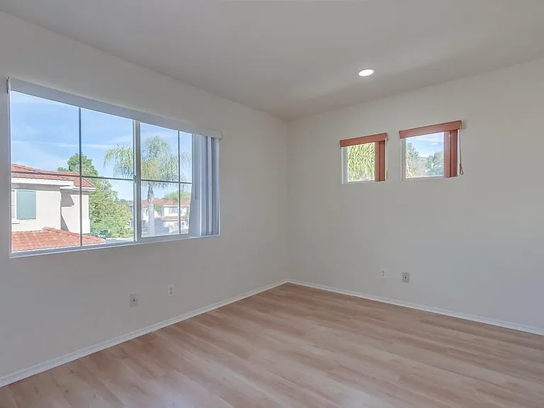 11655-8 Compass Point Dr N — Photo 35