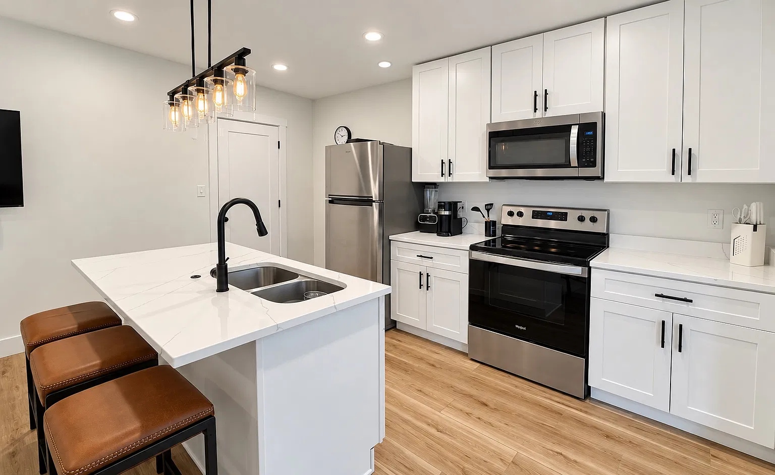 1 bed, 600 sqft, $2,000 — Photo 2