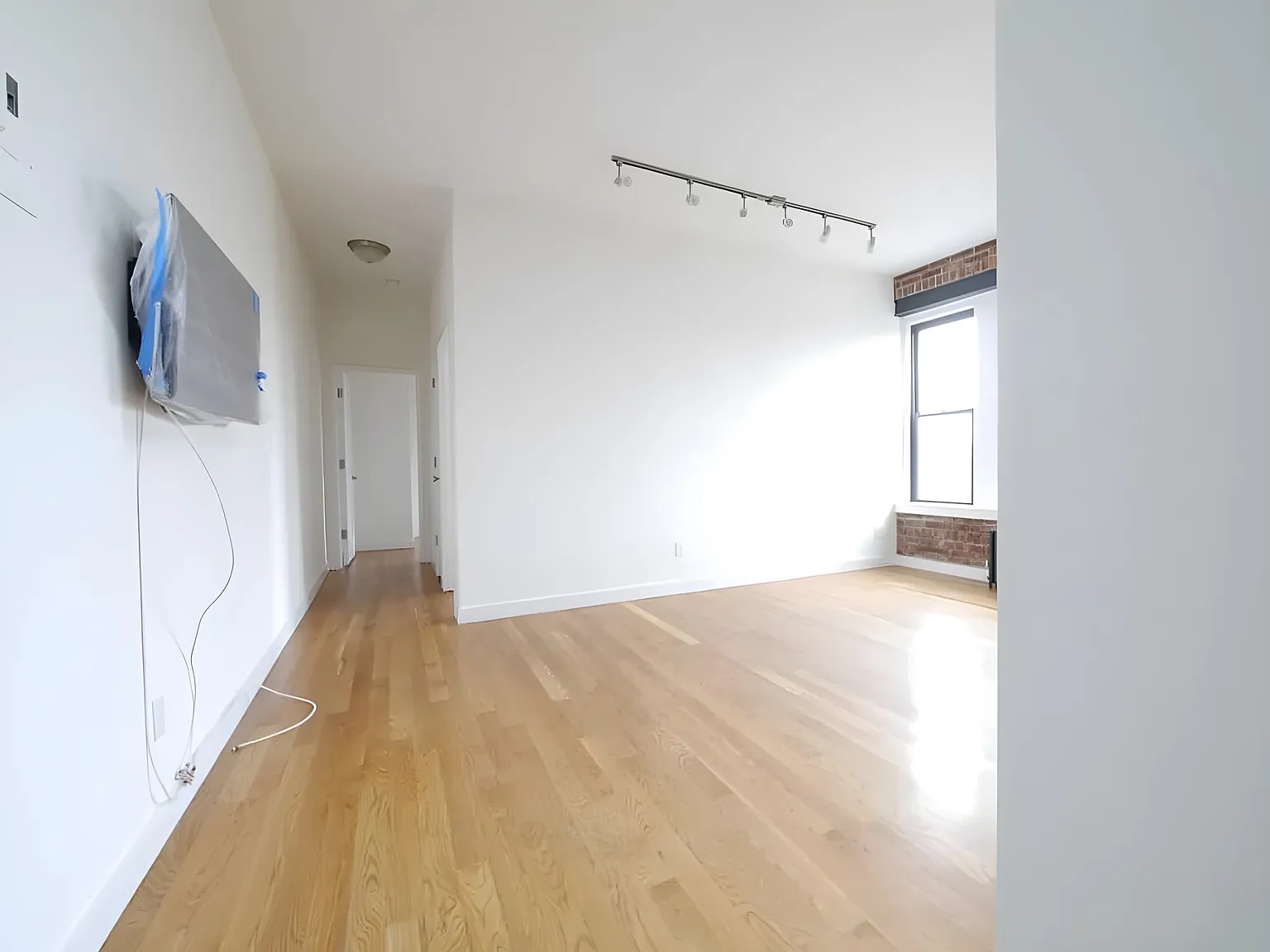 259 East Broadway — Photo 2