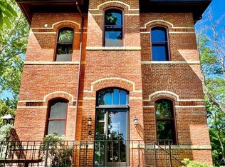 401 4th St, Galena, IL 61036