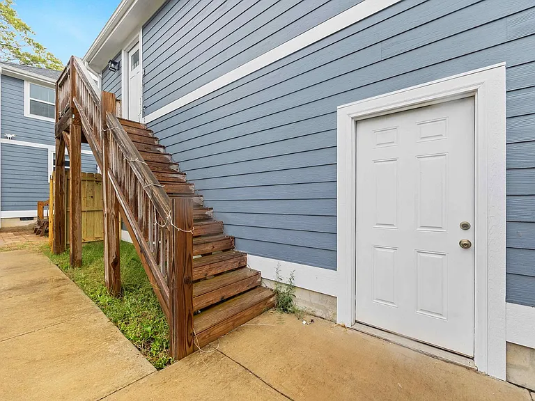 607 Dowd St — Photo 25