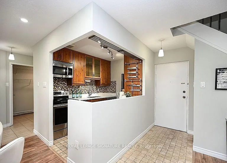2001 Bonnymede Dr #22 — Photo 3