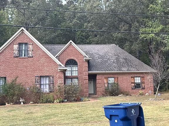 3rd image of 2484 Oak Woods Dr E