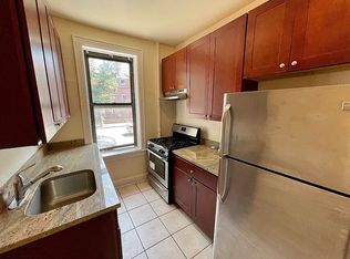 21-12 33rd St #3A, Astoria, NY 11105