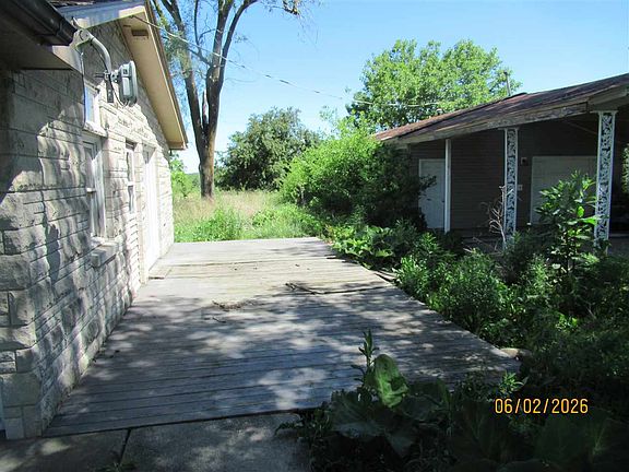 4th image of 3156 E State Road 32