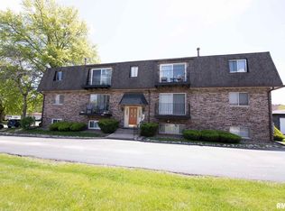 3069 4th St APT 9, Moline, IL 61265