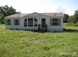 1103 S 4th St, Bonham, TX 75418