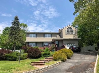 51 Fulton Blvd, Commack, NY 11725