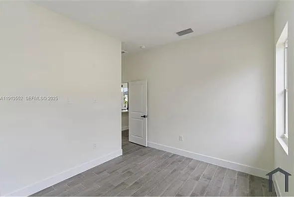 710 Peacock Ave — Photo 13