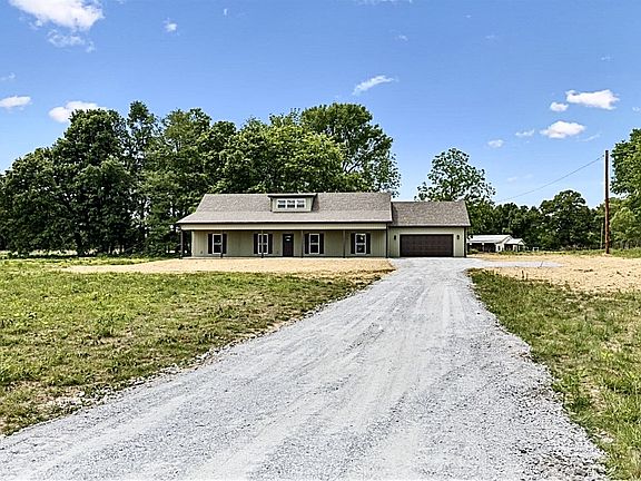 4th image of 132 Whitaker Rd