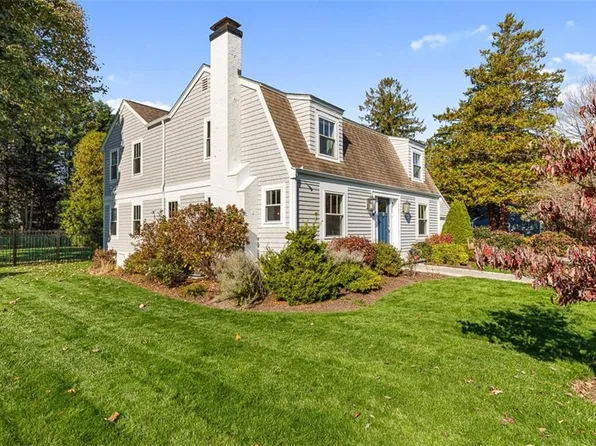 5 Adams Point Rd, Barrington, RI 02806