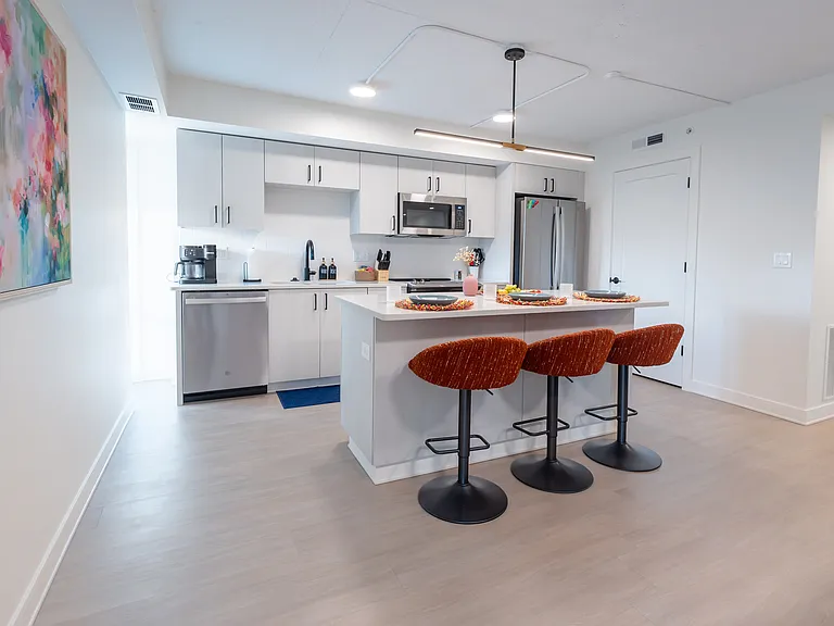1700 N Manhattan Ave #305 — Photo 2