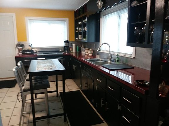 2nd image of 710 Oak Park Dr