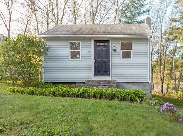 21 Thurston Dr, Hope Valley, RI 02832