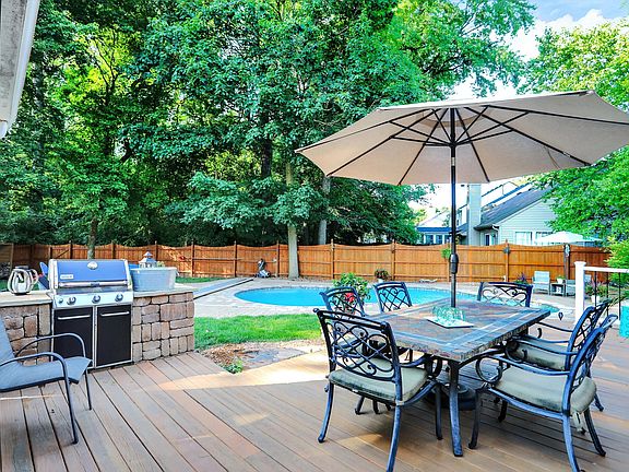 5th image of 10439 Bristlecone Dr