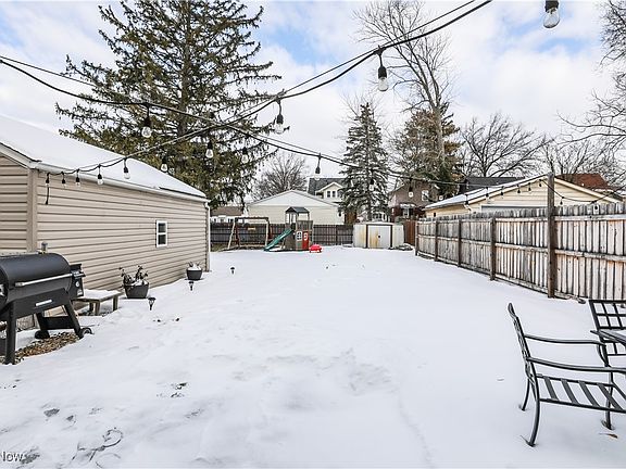 5th image of 237 Jennings Ave