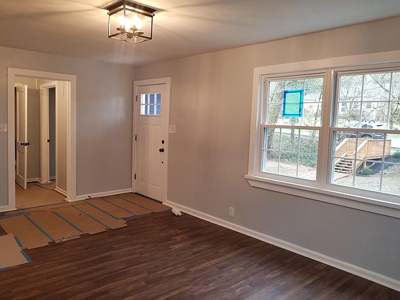 4th image of 2015 Maplewood Dr