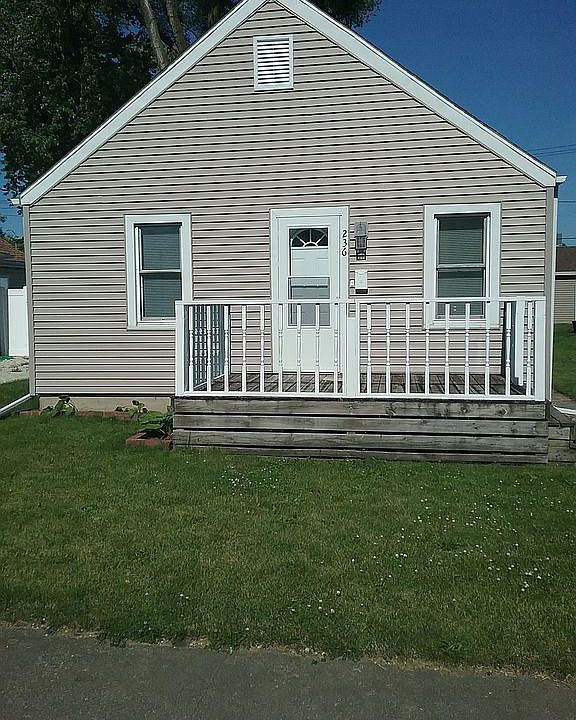 1st image of 236 N La Salle Ave