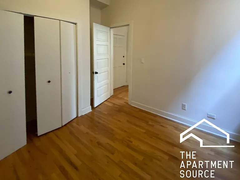 2950 N Racine Ave #2 — Photo 6
