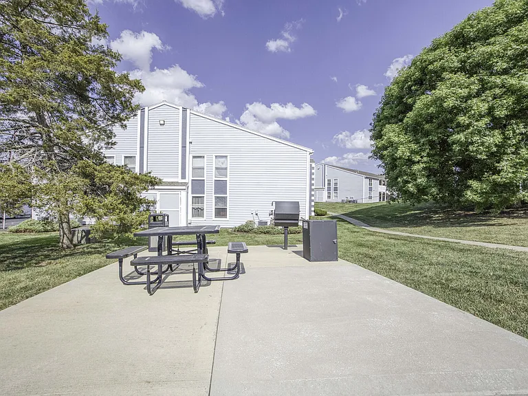 Pheasant Run Apartments — Photo 22