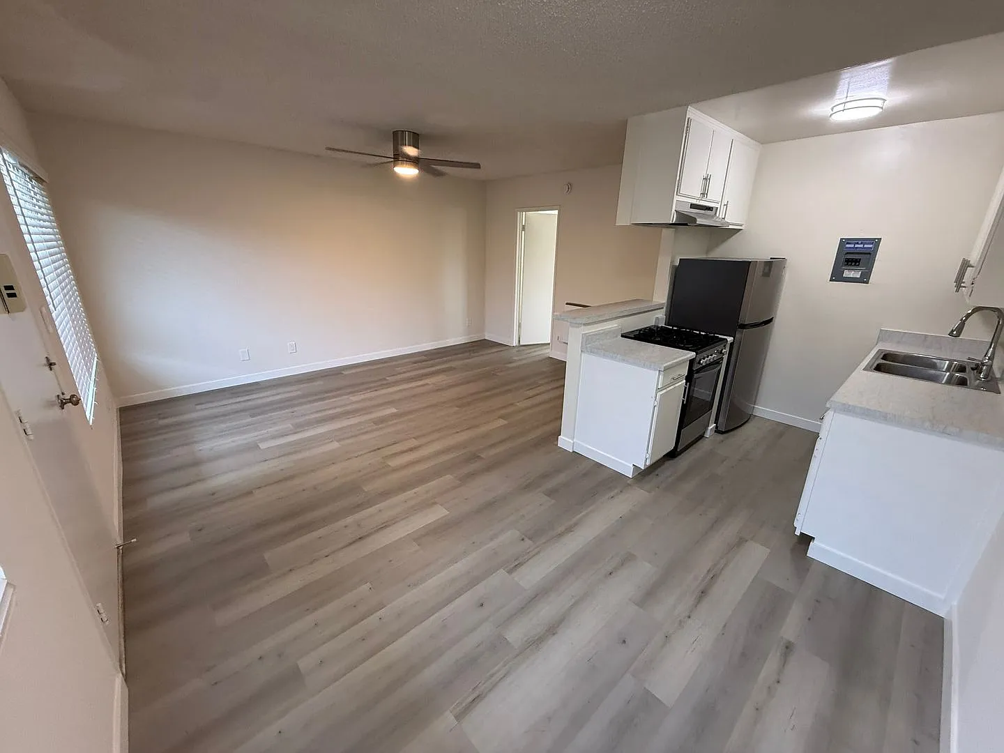 12939 Bonaparte Ave — Photo 2