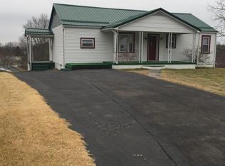 1117 Country Club Rd, Oak Hill, WV 25901