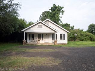 1308 N River Rd, Lavaca, AR 72941