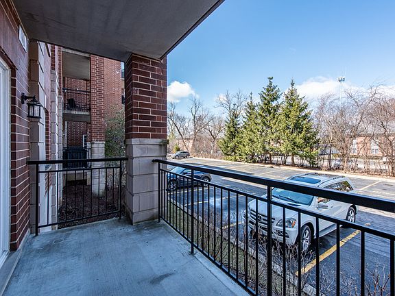 2nd image of 1479 N Milwaukee Ave APT 104