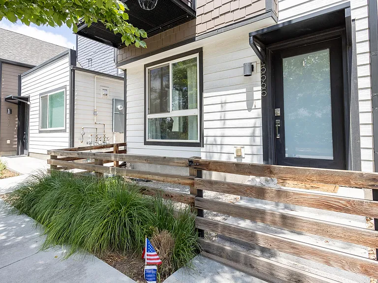 5565 W 10th Ave — Photo 14