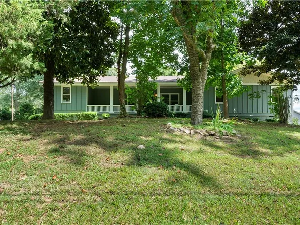 1839 Tulip Dr, Gainesville, GA 30507